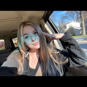 Meet your Posher, Crystal